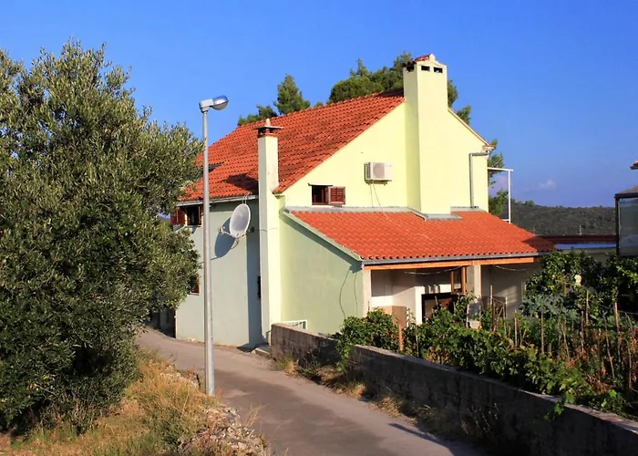By The Sea Kneza, Korcula - 4371